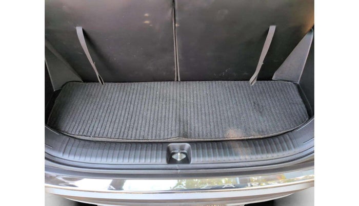 2024 Hyundai ALCAZAR Prestige 7 STR 1.5 Diesel MT, Petrol, Manual, 4,962 km, Boot Inside