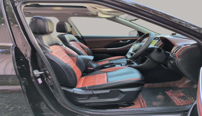 2024 Hyundai ALCAZAR Prestige 7 STR 1.5 Diesel MT, Petrol, Manual, 4,962 km, Right Side Front Door Cabin