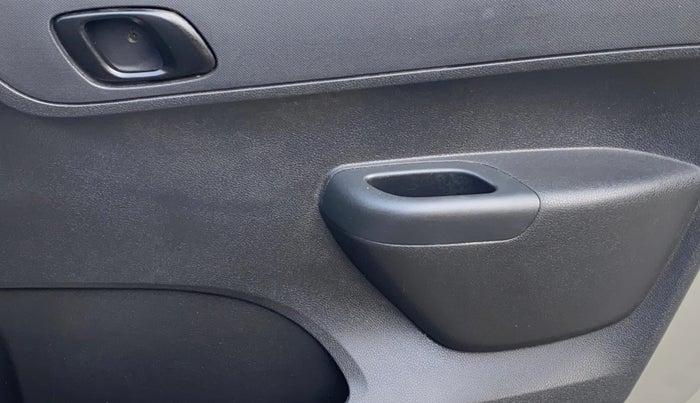 2016 Renault Kwid RXT 1.0, Petrol, Manual, 82,948 km, Driver Side Door Panels Control