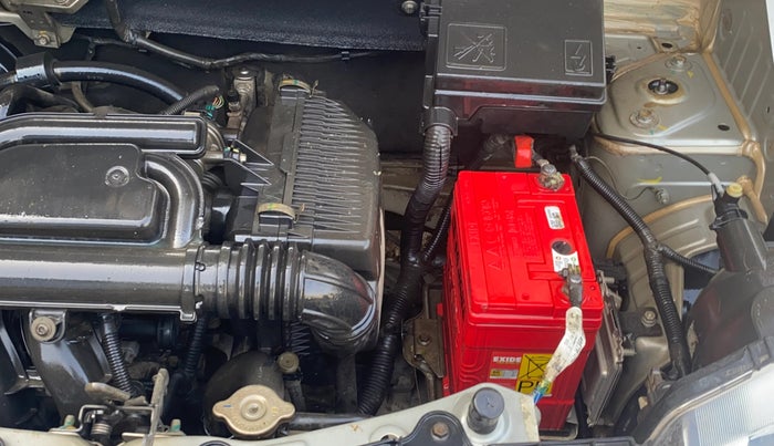 2016 Renault Kwid RXT 1.0, Petrol, Manual, 82,948 km, Engine View - Left