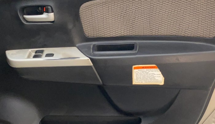 2015 Maruti Wagon R 1.0 LXI CNG, CNG, Manual, 95,668 km, Driver Side Door Panels Control