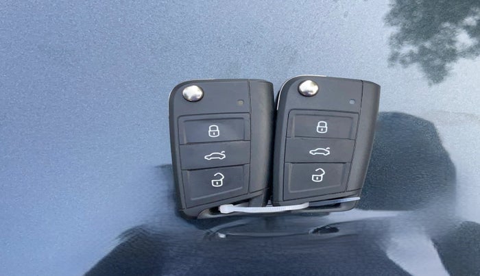 2022 Skoda KUSHAQ AMBITION 1.0L TSI MT, Petrol, Manual, 16,171 km, Key Close Up