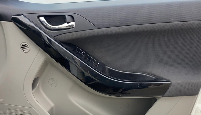 2019 Tata NEXON XZA PLUS PETROL, Petrol, Automatic, 33,515 km, Driver Side Door Panels Control