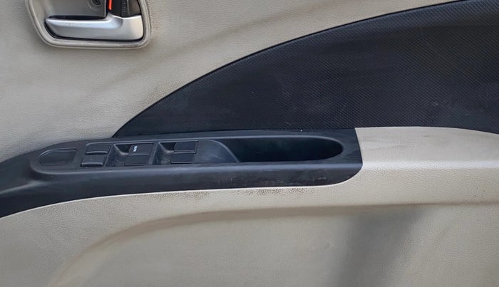 2016 Maruti Celerio VXI AMT, Petrol, Automatic, 1,43,989 km, Driver Side Door Panels Control