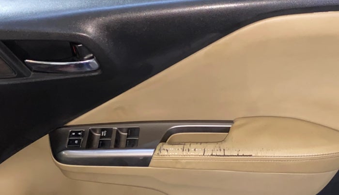 2016 Honda City 1.5L I-VTEC VX, Petrol, Manual, 1,11,496 km, Driver Side Door Panels Control