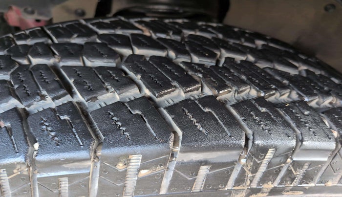 2022 Mahindra Thar LX D AT 4WD HT, Diesel, Automatic, 45,323 km, Right Front Tyre Tread