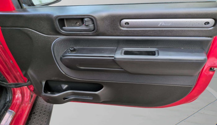 2022 Mahindra Thar LX D AT 4WD HT, Diesel, Automatic, 45,323 km, Driver Side Door Panels Control