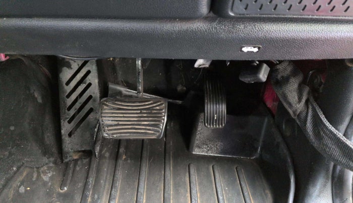 2022 Mahindra Thar LX D AT 4WD HT, Diesel, Automatic, 45,323 km, Pedals