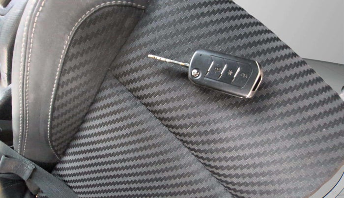 2022 Mahindra Thar LX D AT 4WD HT, Diesel, Automatic, 45,323 km, Key Close Up