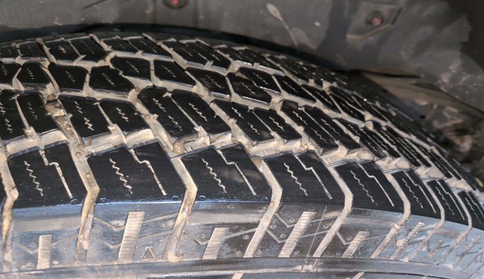 2022 Mahindra Thar LX D AT 4WD HT, Diesel, Automatic, 45,323 km, Left Rear Tyre Tread