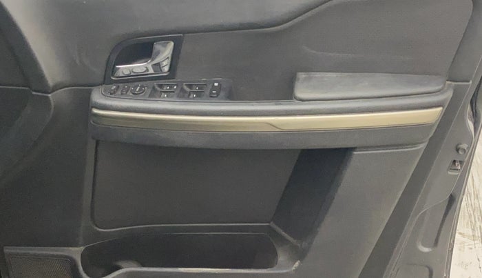 2017 Tata Hexa XTA 4X2 6 STR, Diesel, Automatic, 1,19,064 km, Driver Side Door Panels Control