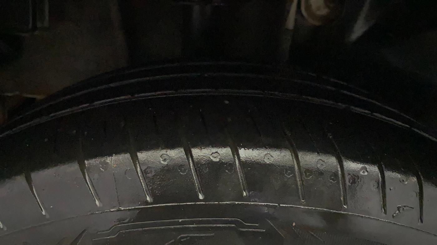 2016 Tata Tiago XT PETROL, Petrol, Manual, 71,957 km, Right Rear Tyre Tread