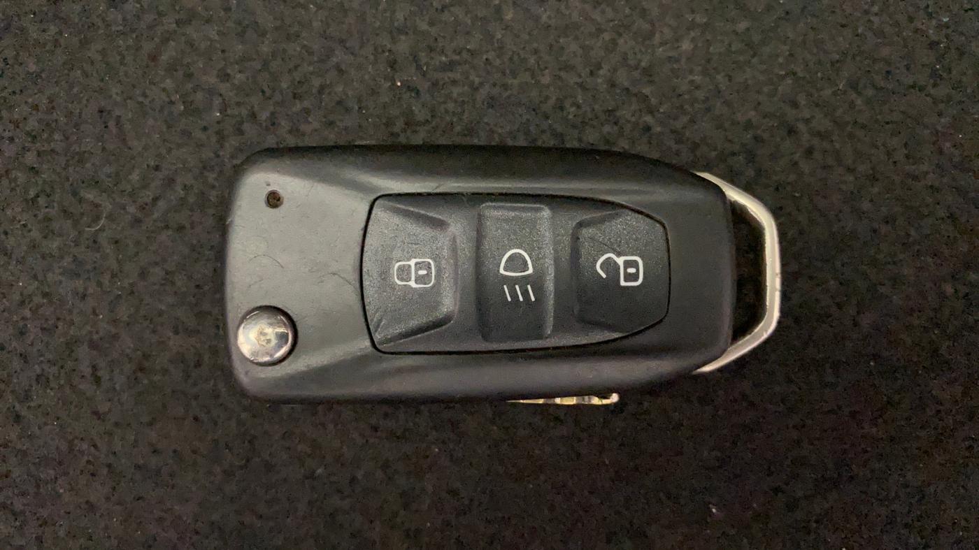 2016 Tata Tiago XT PETROL, Petrol, Manual, 71,957 km, Key Close Up