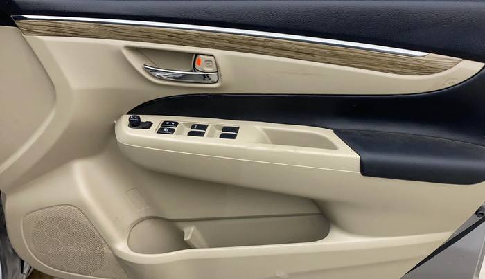 2018 Maruti Ciaz ZETA 1.5 SHVS MT PETROL, Petrol, Manual, 93,365 km, Driver Side Door Panels Control