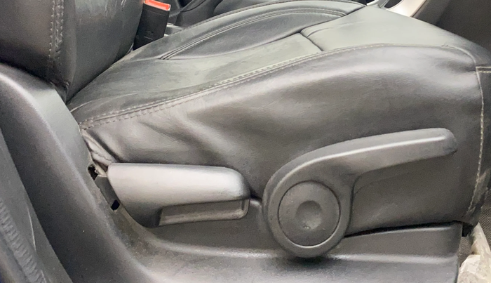 2021 Maruti S Cross ZETA 1.5, Petrol, Manual, 70,949 km, Driver Side Adjustment Panel