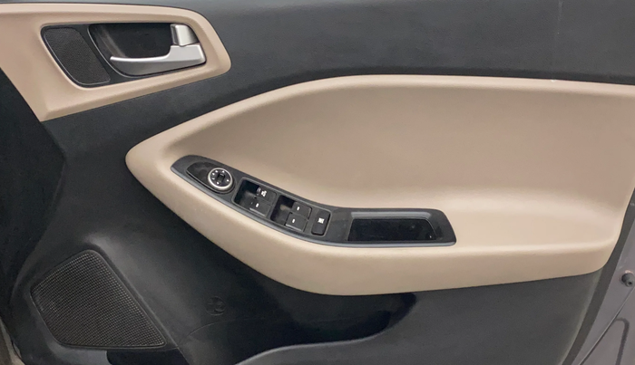 2015 Hyundai Elite i20 MAGNA 1.2, Petrol, Manual, 82,602 km, Driver Side Door Panels Control