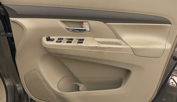 2021 Maruti Ertiga VXI AT SHVS, Petrol, Automatic, 53,981 km, Driver Side Door Panels Control