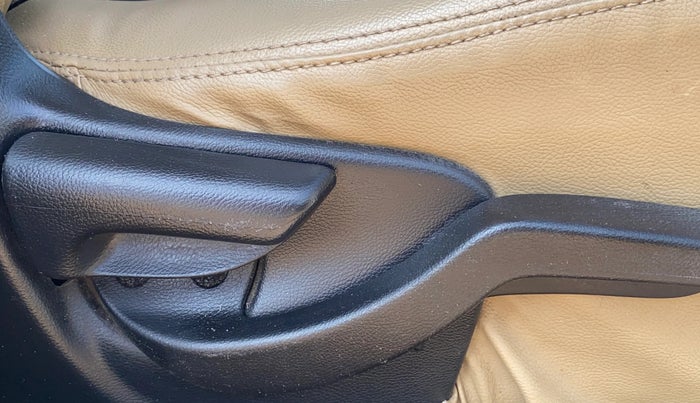 2017 Honda Brio VX MT, Petrol, Manual, 1,01,621 km, Driver Side Adjustment Panel