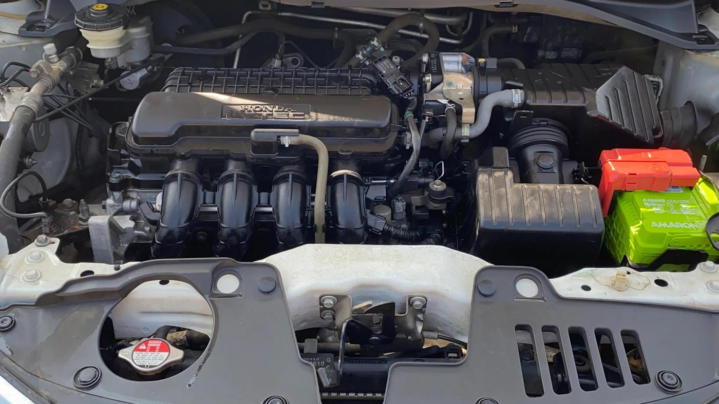 2017 Honda Brio VX MT, Petrol, Manual, 1,01,621 km, Engine View