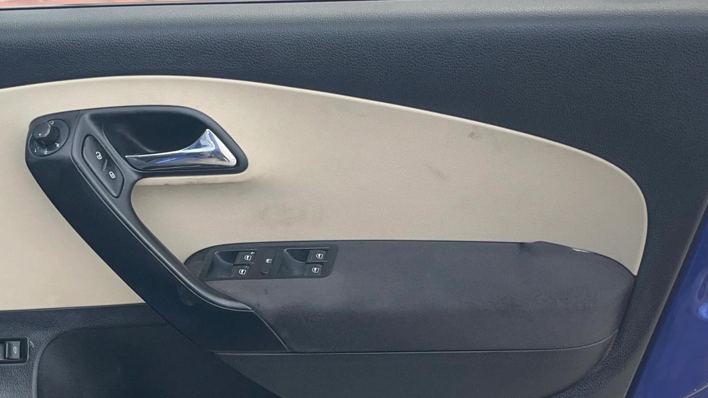 2019 Skoda Rapid AMBITION 1.6 MPI MT, Petrol, Manual, 1,38,083 km, Driver Side Door Panels Control