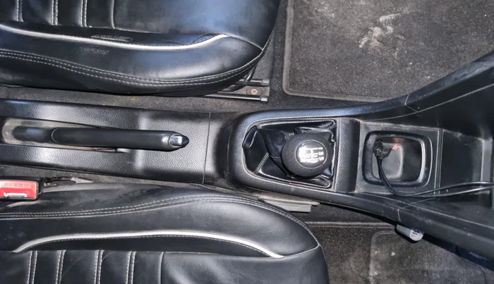 2013 Maruti Swift VXI, Petrol, Manual, 56,304 km, Gear Lever