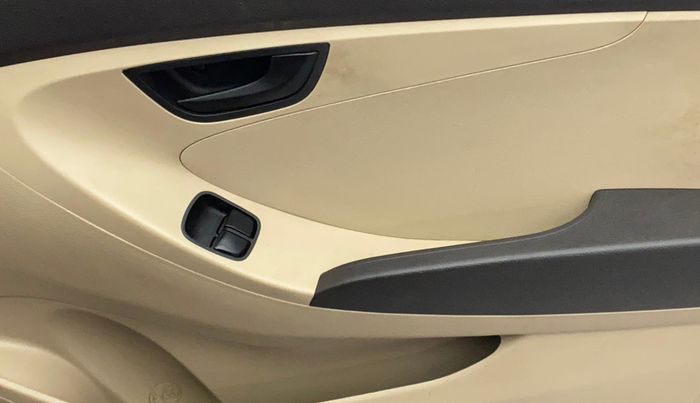 2018 Hyundai Eon ERA +, Petrol, Manual, 25,663 km, Driver Side Door Panels Control