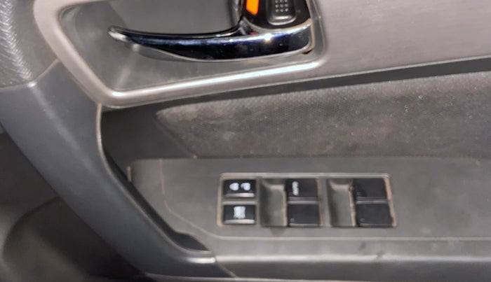 2017 Maruti Vitara Brezza ZDI, Diesel, Manual, 39,583 km, Driver Side Door Panels Control