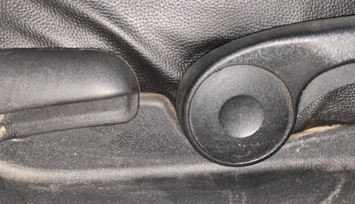 2017 Maruti Vitara Brezza ZDI, Diesel, Manual, 39,583 km, Driver Side Adjustment Panel