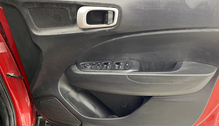 2021 Hyundai VENUE SX 1.0 TURBO, Petrol, Manual, 60,771 km, Driver Side Door Panels Control