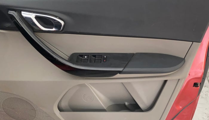2018 Tata Tiago XZA PETROL, Petrol, Automatic, 41,941 km, Driver Side Door Panels Control
