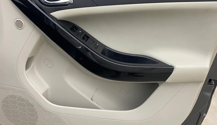 2023 Tata NEXON XZ PLUS LUXURY SUNROOF PETROL, Petrol, Manual, 62,324 km, Driver Side Door Panels Control