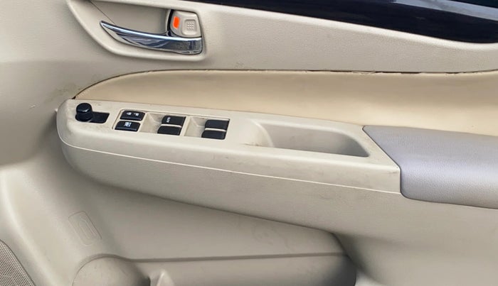 2017 Maruti Ciaz DELTA 1.4 MT PETROL, Petrol, Manual, 77,346 km, Driver Side Door Panels Control