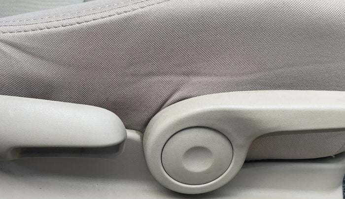 2017 Maruti Ciaz DELTA 1.4 MT PETROL, Petrol, Manual, 77,346 km, Driver Side Adjustment Panel