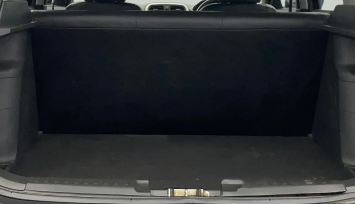 2017 Maruti Vitara Brezza LDI (O), Diesel, Manual, 91,559 km, Boot Inside