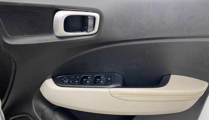 2023 Hyundai VENUE SX (O) 1.0 TURBO DCT, Petrol, Automatic, 43,845 km, Driver Side Door Panels Control