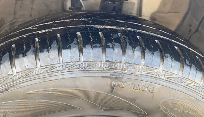 2017 Hyundai Elite i20 SPORTZ 1.2, Petrol, Manual, 49,954 km, Right Front Tyre Tread