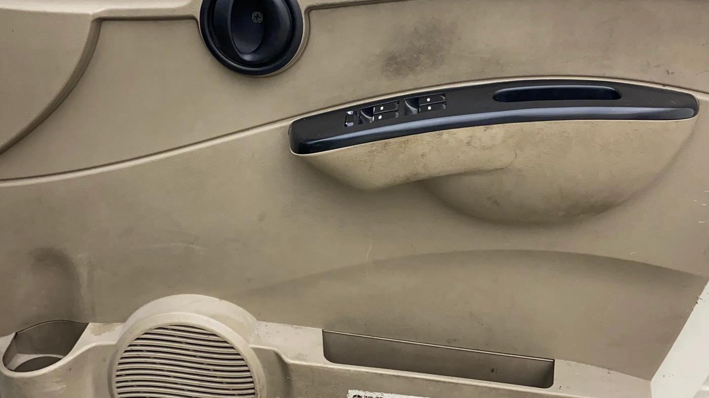 2019 Mahindra Xylo H4 BS IV, Diesel, Manual, 1,28,510 km, Driver Side Door Panels Control