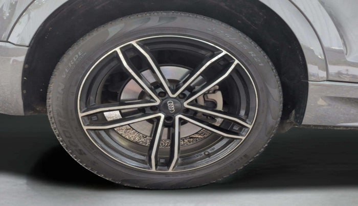 2019 Audi Q8 55 TFSI quattro, Petrol, Automatic, 19,992 km, Right Rear Wheel