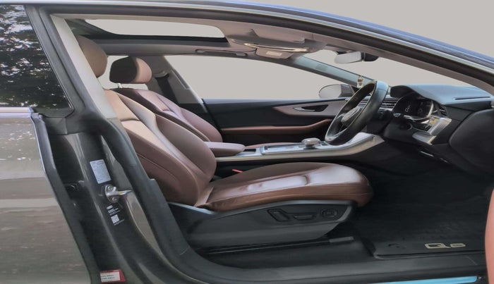 2019 Audi Q8 55 TFSI quattro, Petrol, Automatic, 19,992 km, Right Side Front Door Cabin