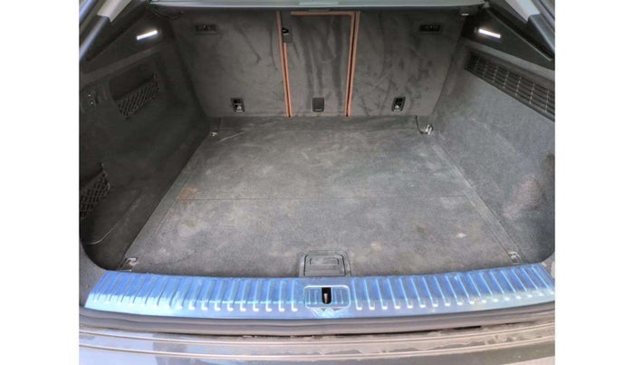 2019 Audi Q8 55 TFSI quattro, Petrol, Automatic, 19,992 km, Boot Inside