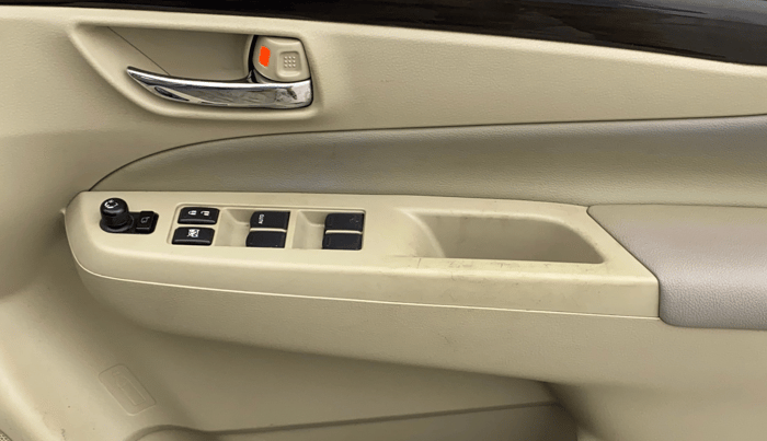2017 Maruti Ciaz ZETA 1.4  MT PETROL, Petrol, Manual, 66,331 km, Driver Side Door Panels Control
