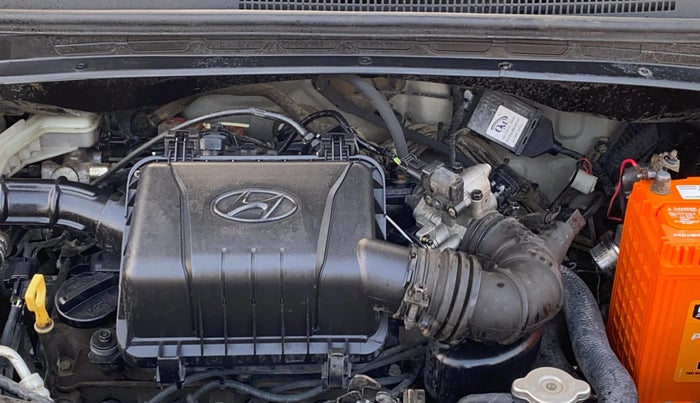 2014 Hyundai i10 SPORTZ 1.1, CNG, Manual, 87,563 km, Engine View