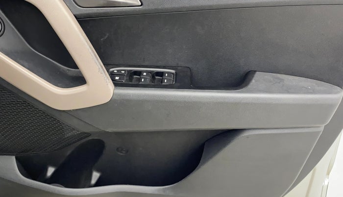 2017 Hyundai Creta SX PLUS 1.6 PETROL, Petrol, Manual, 1,17,889 km, Driver Side Door Panels Control