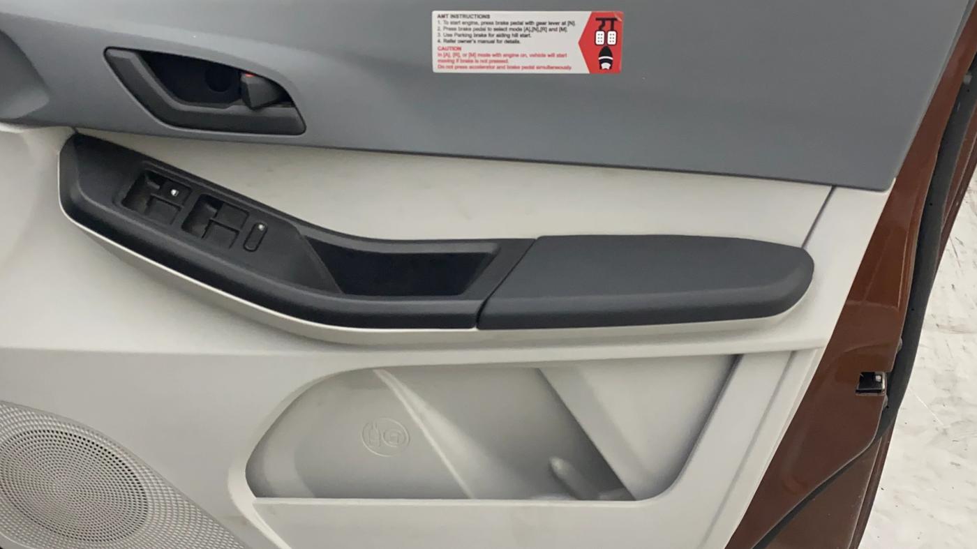 2025 Tata Tiago XZA iCNG, CNG, Automatic, 21,051 km, Driver Side Door Panels Control