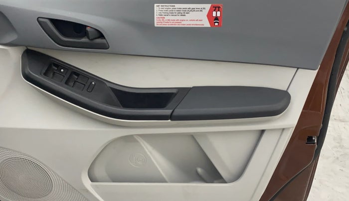 2025 Tata Tiago XZA iCNG, CNG, Automatic, 21,051 km, Driver Side Door Panels Control