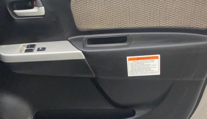 2015 Maruti Wagon R 1.0 LXI CNG, CNG, Manual, 1,03,785 km, Driver Side Door Panels Control