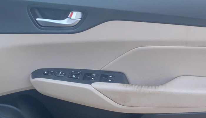 2019 Hyundai Verna 1.6 VTVT SX O, Petrol, Manual, 98,190 km, Driver Side Door Panels Control