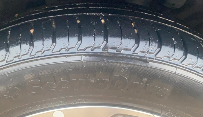 2019 Hyundai Verna 1.6 VTVT SX O, Petrol, Manual, 98,190 km, Left Front Tyre Tread