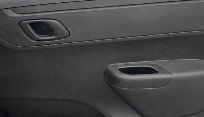 2021 Renault Kwid RXT 1.0 (O), Petrol, Manual, 18,502 km, Driver Side Door Panels Control