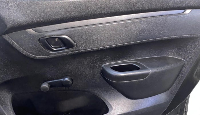 2017 Renault Kwid RXL 1.0, Petrol, Manual, 27,237 km, Driver Side Door Panels Control